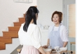  Nhìn mấy thứ mẹ chồng bỏ vào xe ô tô mà tôi rưng rưng nước mắt