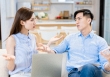 Mượn điện thoại của chồng, tôi giật mình hoảng hốt khi biết anh ấy đang lên kế hoạch phụng dưỡng mẹ vợ trong khi không có đồng tiền nào