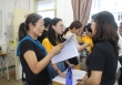 Phụ huynh TP.HCM đăng ảnh tin nhắn riêng tư, công khai cả tên trường: Hàng loạt người khuyên 'để cho thầy cô yên!'