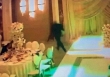 Cô dâu tái mặt trong đêm tân hôn vì chú rể biến mất cùng toàn bộ tiền mừng cưới, sự thật 'hú hồn' sáng tỏ vào sáng hôm sau