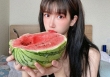 Dưa hấu là “vua giải nhiệt” mùa hè nhưng ăn cùng 4 thứ này có thể biến thành 'thuốc độc'