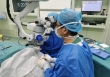 Cô gái 18 tuổi có nguy cơ bị mù do bong võng mạc vì 1 thứ nhiều người dùng mỗi ngày