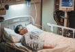 Đi chữa tê tay, chàng trai tuổi 20 ngỡ ngàng phát hiện xuất huyết não vì thói quen “1 ăn, 1 ngủ” sai lầm