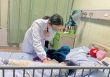 Bé gái 2 tuổi ngộ độc chì nguy kịch chỉ vì cách chữa khó ngủ của bà nội, bác sĩ hoảng hốt: 'Quá mê tín'