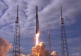 SpaceX của tỷ phú Elon Musk lập kỷ lục khi đưa 143 vệ tinh vào không gian cùng lúc