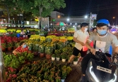 TP.HCM khuyến khích người dân tăng mua hoa Tết