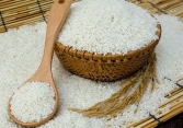 Giá gạo trong nước giảm mạnh do sức mua yếu