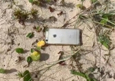 iPhone 6s sống sót sau khi rơi từ máy bay xuống đất