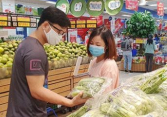 Loạt các siêu thị khuyến mãi hải sản, heo, bò...