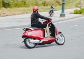 Chạy xe máy điện có bắt buộc mua bảo hiểm không?