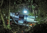 Indonesia: Xe chở học sinh lao xuống vực, 29 người thiệt mạng