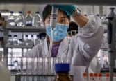 Rút ngắn thời gian thử nghiệm, năm nay sẽ có vaccine COVID-19 'Made in Vietnam'