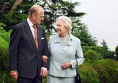 Mối tình sắt son hơn 70 năm của Hoàng thân Philip và Nữ hoàng Elizabeth