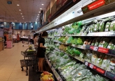 Thị trường thực phẩm ngày 13/4: Giá trái cây lao dốc