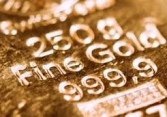 Giá vàng tiến dần đến mốc 1.800 USD