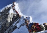 COVID-19 đã ‘leo’ lên đỉnh Everest