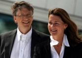 Tỷ phú Bill Gates và vợ đã có câu chuyện tình đẹp như thế nào?