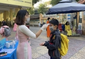 TP.HCM cách ly 15 học sinh và nhân viên trường học đi cùng chuyến bay bệnh nhân mắc COVID-19