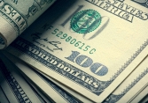 Bị áp lực bởi vàng, USD quay đầu giảm