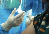 Một nữ điều dưỡng bị sốc phản vệ, Đà Nẵng niêm phong lô vaccine