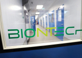 BioNTech xây dựng nhà máy sản xuất vaccine ngừa COVID tại Singapore