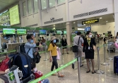 Các hãng bay phải trả hoàn trả phí sân bay cho khách hủy vé