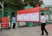 Bầu cử trong khu cách ly COVID-19 diễn ra như thế nào?