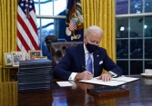Tổng thống Biden hủy bỏ lệnh cấm đối với TikTok và WeChat