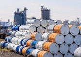 Giá dầu giảm nhẹ chờ tín hiệu từ OPEC+