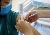 WHO khuyến cáo không nên uống thuốc giảm đau, chống dị ứng trước tiêm vaccine COVID-19