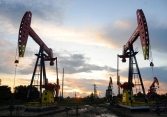 OPEC+ có thể tăng sản lượng khai thác dầu thêm 400.000 thùng/ngày