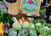 Hơn 100 chợ truyền thống ở TP.HCM vẫn còn đóng cửa