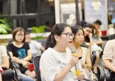 Nữ sinh chuyên Văn trúng học bổng 'khủng' ngành Cử nhân Điều dưỡng của VinUni