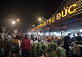 Một phần chợ đầu mối Thủ Đức tái hoạt động, chợ Hóc Môn cũng rục rịch