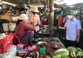 Nha Trang xem xét thực hiện đóng cửa các chợ, cảng có nguy cơ cao, có nhiều F0