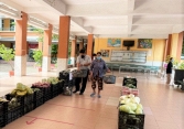 TP.HCM thực phẩm tại siêu thị dồi dào nhưng người dân khó tiếp cận