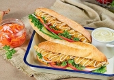 Món ngon mỗi ngày: Cách làm bánh mì kẹp cá chiên xù
