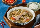 Món ngon mỗi ngày: Nấu canh gà lá me non
