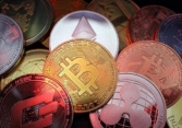 Bitcoin giảm về dưới 37.000 USD