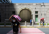 ADB: COVID-19 đe dọa mục tiêu phát triển của châu Á-Thái Bình Dương