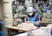 Bloomberg: Gián đoạn chuỗi cung ứng từ Việt Nam đang đe dọa nền kinh tế toàn cầu