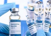 Các nhà máy vaccine hoạt động hết công suất đón nhu cầu tiêm nhắc lại