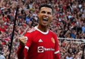 Ronaldo lập cú đúp trong ngày ra mắt MU, Quỷ đỏ dẫn đầu Premier League