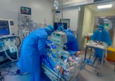 Trẻ em mắc COVID-19 chuyển nặng sẽ có dấu hiệu gì?