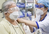 Người bị bệnh nền, tiểu đường trước và sau tiêm vaccine COVID-19 cần lưu ý gì?