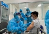 Hơn 97% người trên 18 tuổi ở TP.HCM đã được tiêm ít nhất 1 mũi vaccine COVID-19