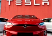 Người Mỹ đang mua xe Tesla chứ không phải xe điện