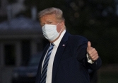 Cựu Tổng thống Donald Trump đã có thể cứu sống hơn 130.000 người nếu nghe lời khuyên về COVID-19 của chuyên gia
