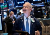 S&P 500 lập kỷ lục mới phiên thứ sáu liên tiếp