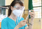 Lý do nhiều người tiêm đủ 2 mũi vaccine vẫn mắc COVID-19?